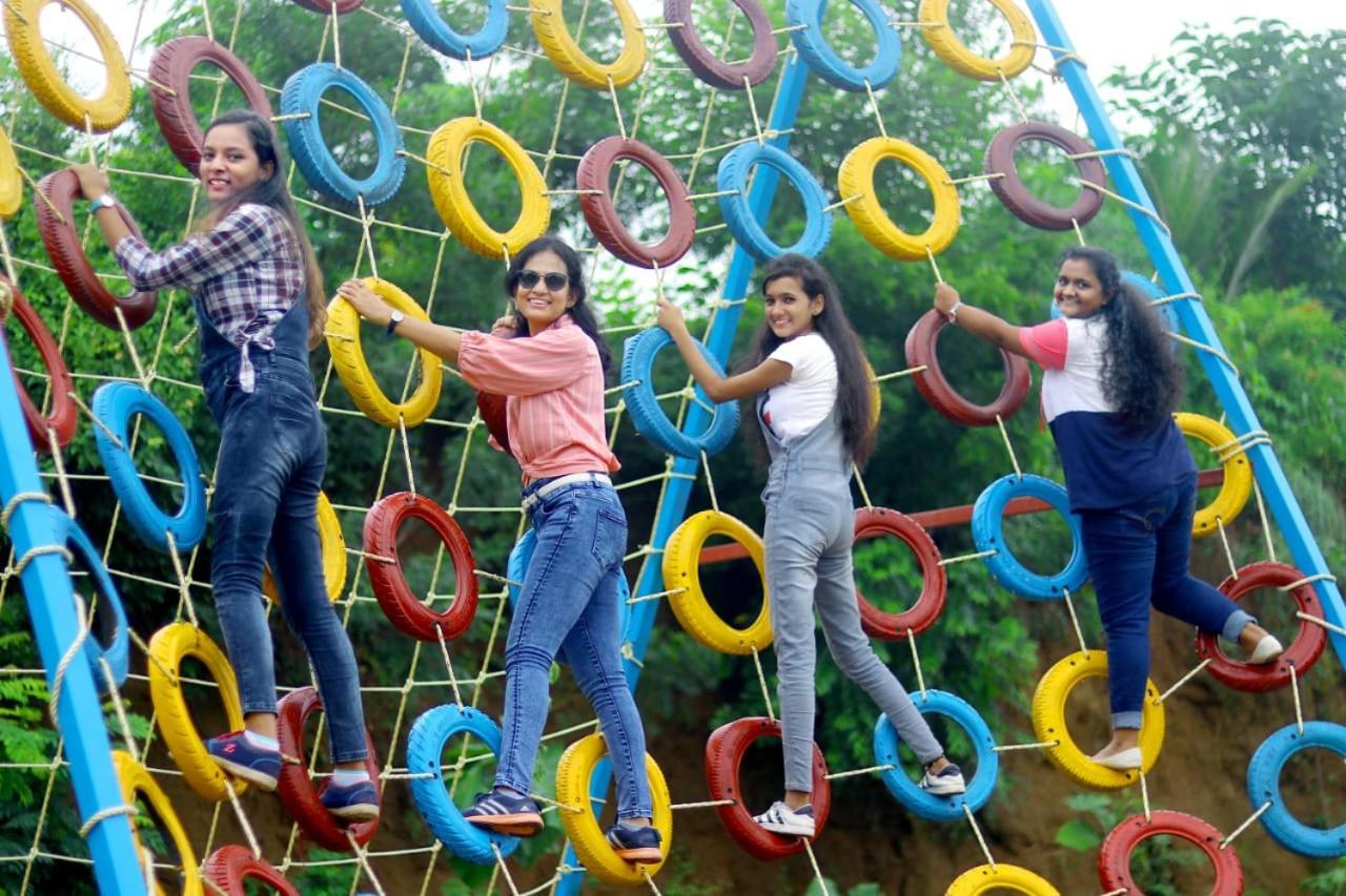 Rejoice Hotel Vadodara Luaran gambar